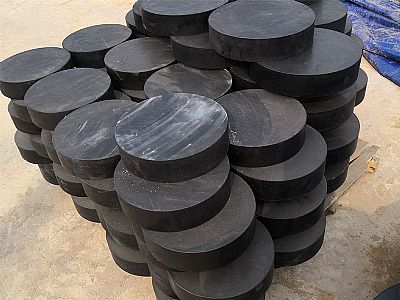 岱山县板式橡胶支座由若干层橡胶片与薄钢板经加压硫化
